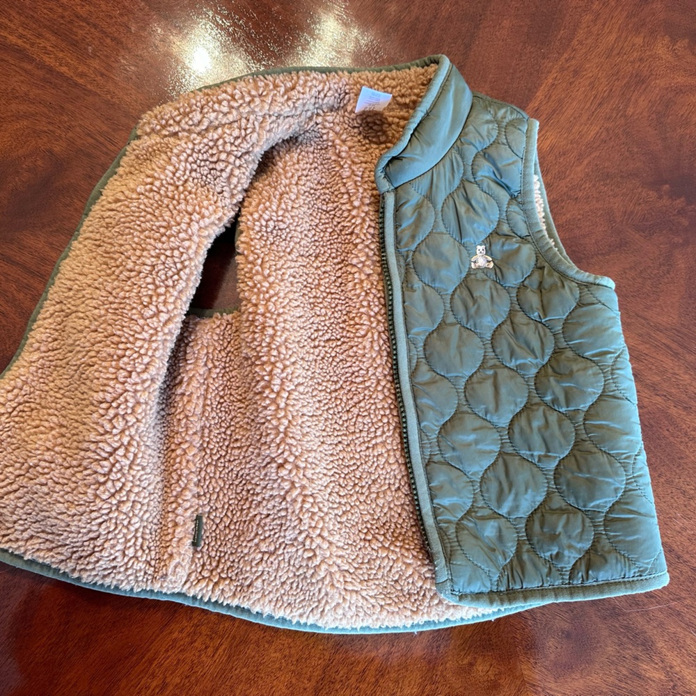 Gap size 18-24 months vest
